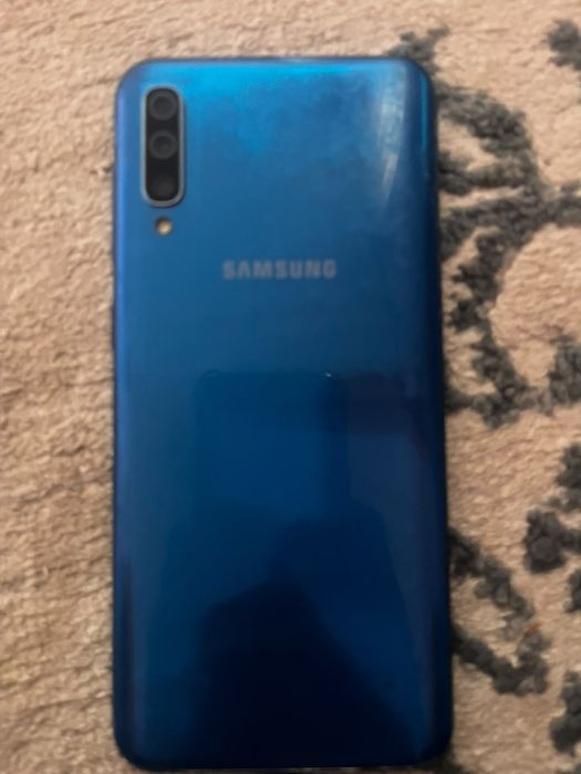 samsung a50 телефон