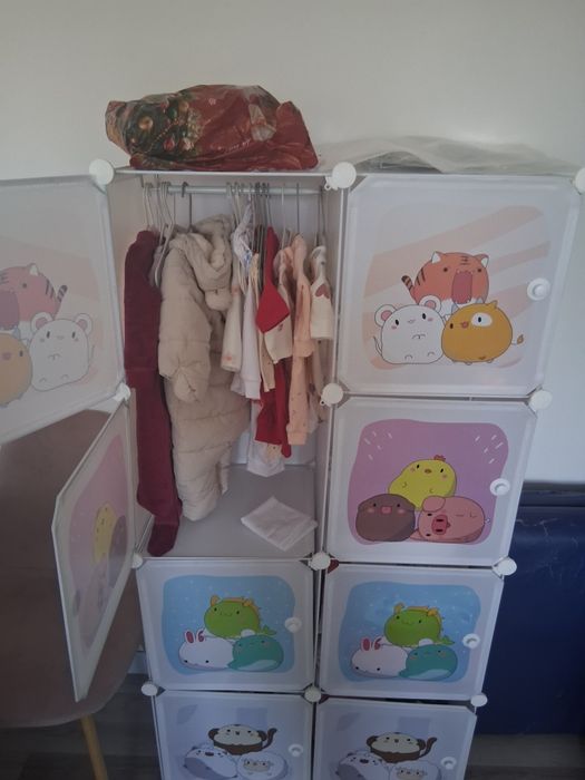 Vând dulap modular.