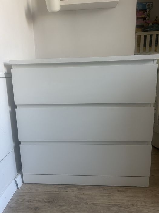 Скрин IKEA MALM с три чекмеджета