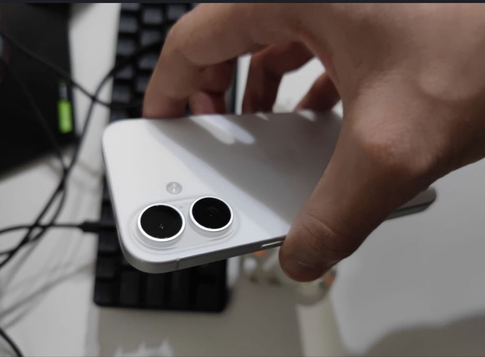 Срочно продам Iphone 16 128gb