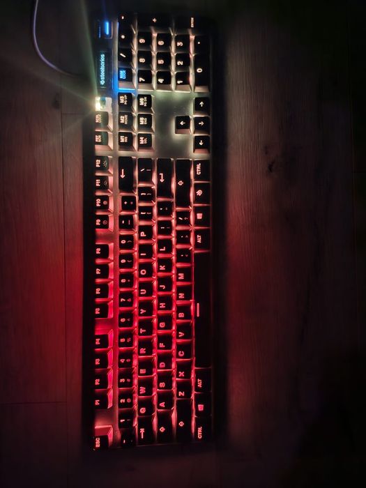 Tastatura mecanica SteelSeries Apex 5