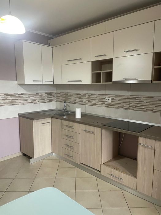 Vand mobila de bucatarie impecabila