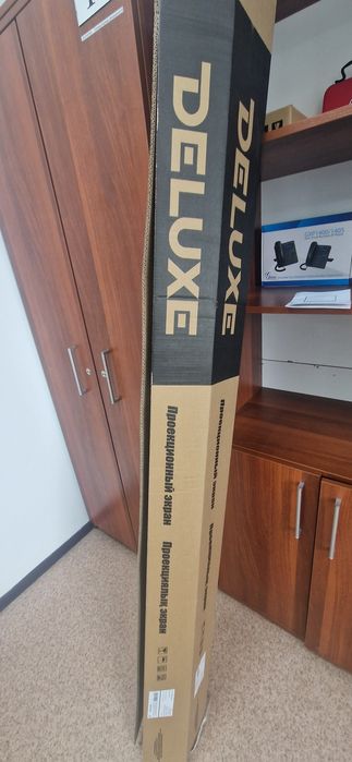 Продам проекционный экран 172 на 172