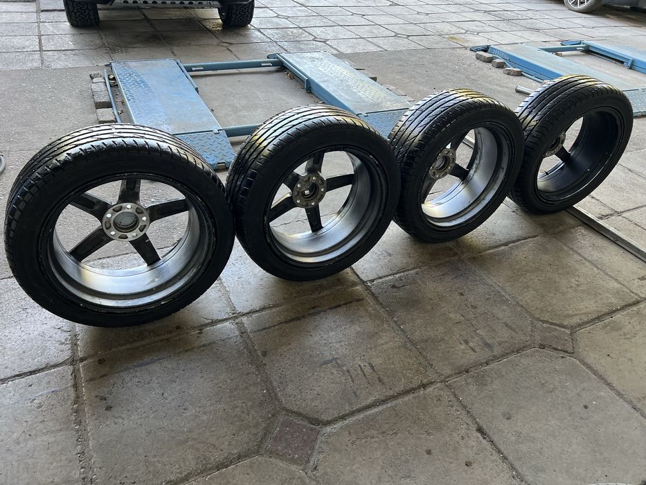 235/45:18 vossen