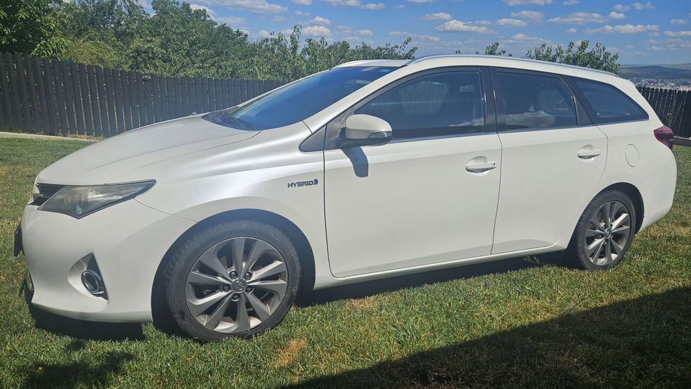 TOYOTA Auris