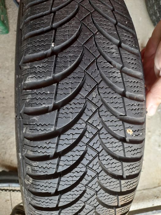 Vând anvelope iarna 165/70 R 14