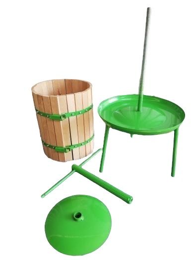 Нова българска ръчна преса за грозде с капацитет до 36 литра