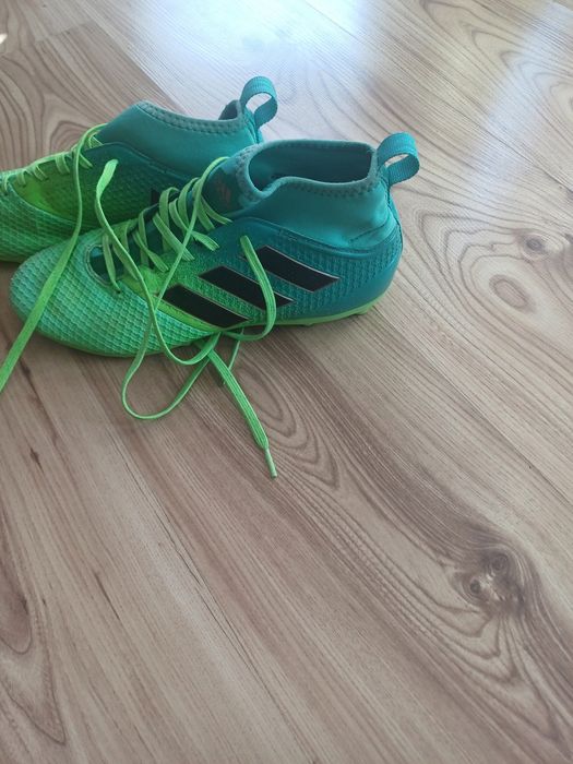 Запазени бутонки Adidas 40 ти номер