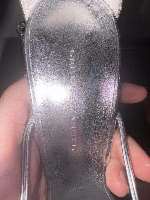 Tocuri Giuseppe Zanotti