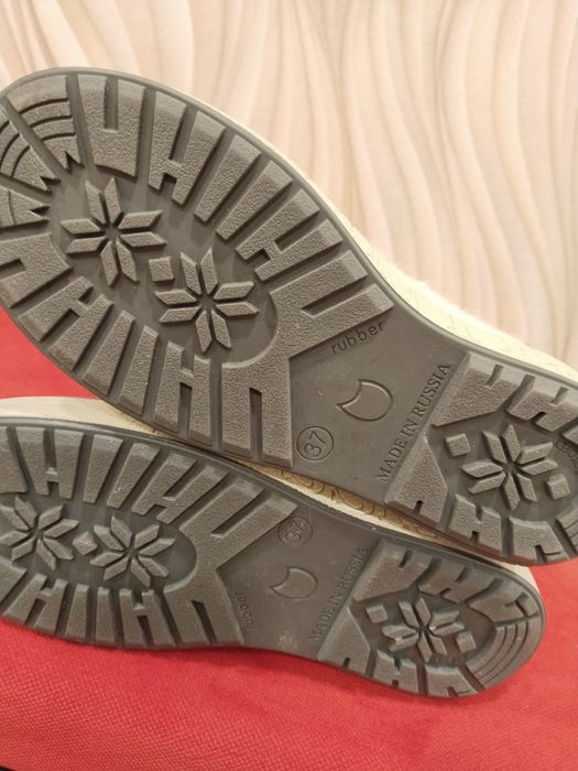 Продаются валенки 37 размер.