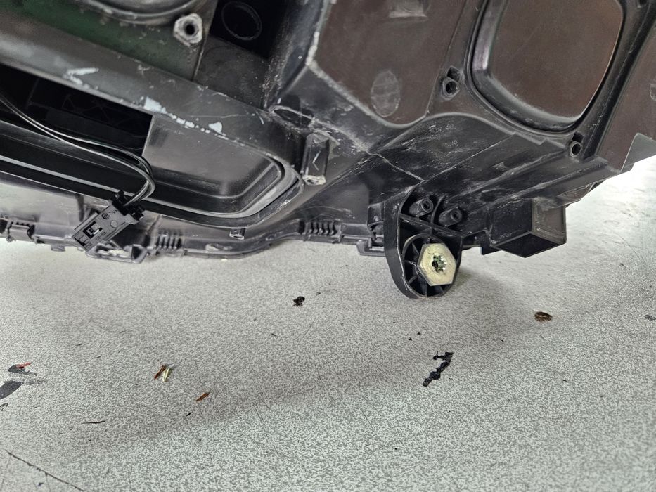 Десен фар W205 Inteligent LED c class