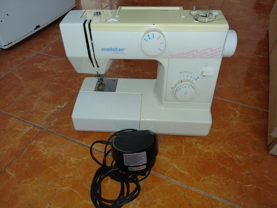 Maşină de cusut electrică Meister 406