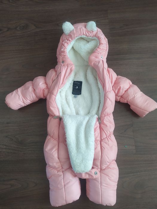 Продам зимний комбенизон на 12-18 месяцев