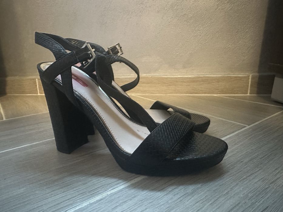 Сандали  BATA red label