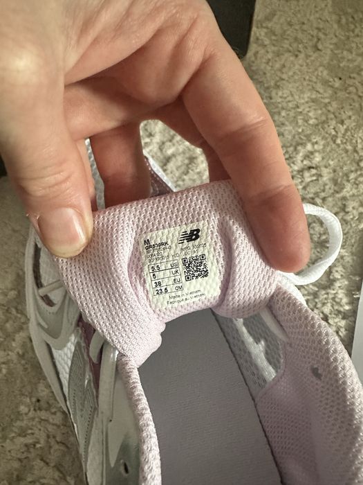 Продам кроссовки Newbalance 38