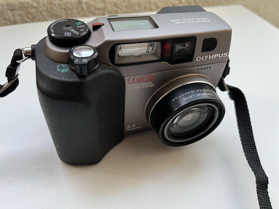 Aparat foto vintage Olympus CAMEDIA C-3000 Zoom