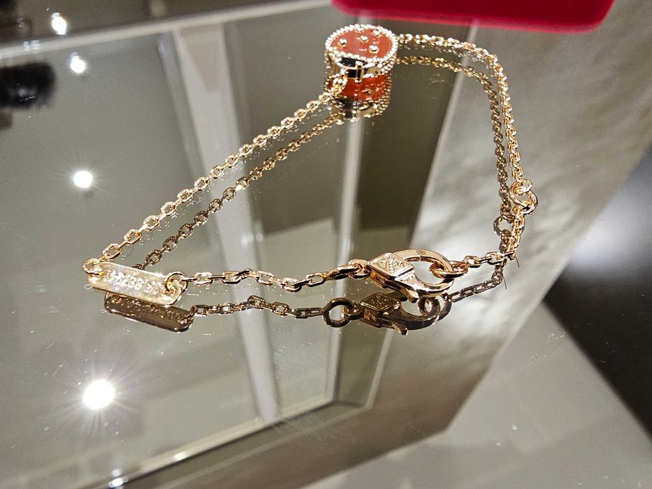 Van Cleef & Arpels VCA Rose Gold Lucky Spring Ladybug Дамска Гривна