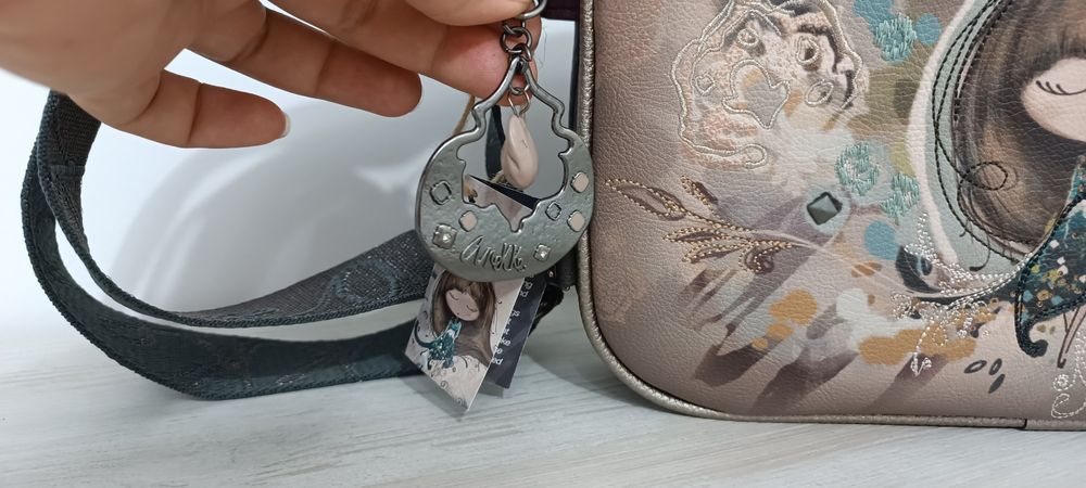 Уникална нова дамска чанта Anekke