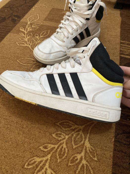 Adidas mid yellow
