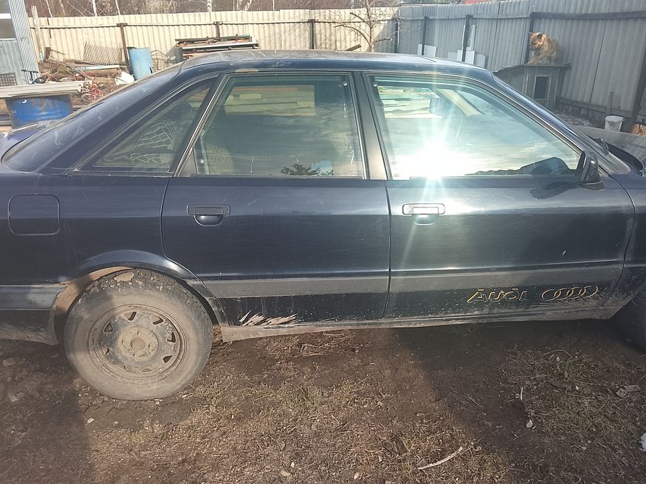 Продам Ауди 80 б3 заводится пишите сдесь или в вацап