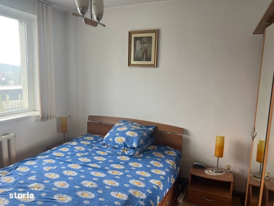 De vânzare apartament 2 camere zona Decebal ( piața )
