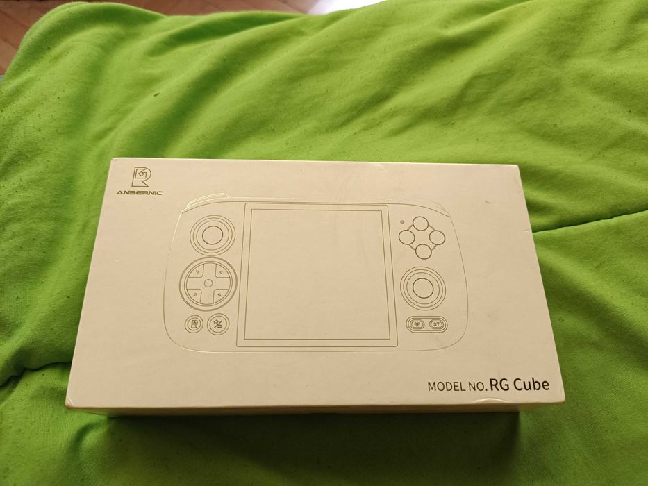 Продавам Anbernic rg cube