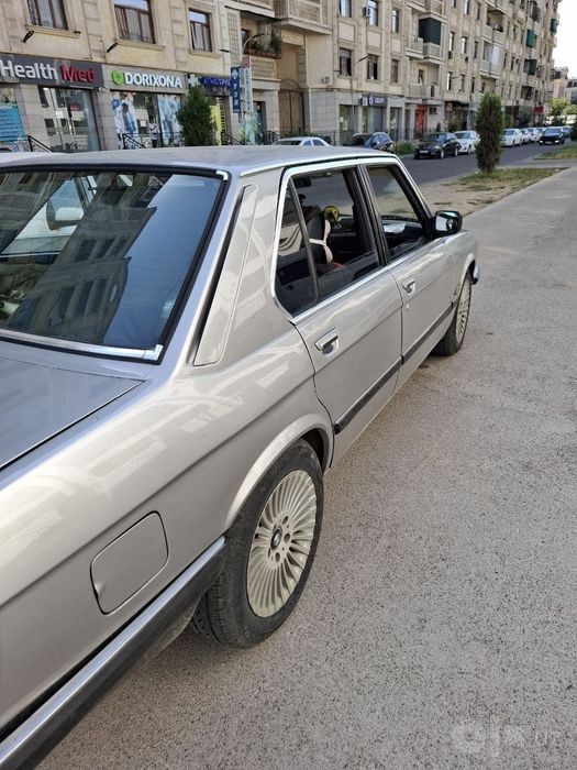 Продается автомобиль BMW E28 M20 520