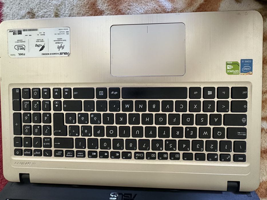 Laptop ASUS F540L