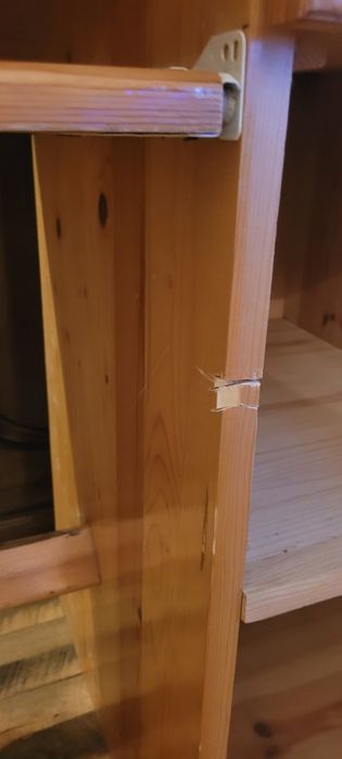 Продавам ученическо бюро