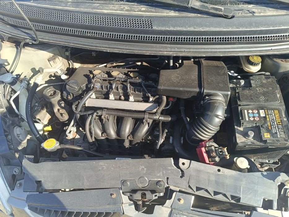 Dezmembrez Mitsubishi colt 1.3b fabr 2007