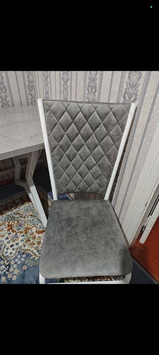 Стол и 8 стульев