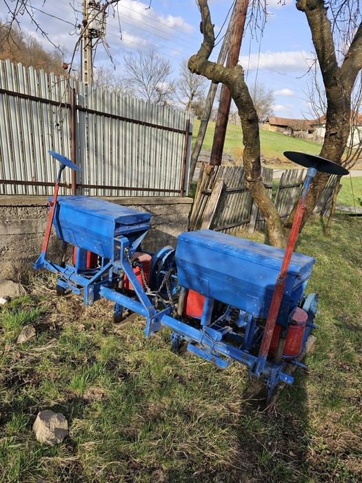 Vând semănătoare  porumb sarbesca mecanica Olt.