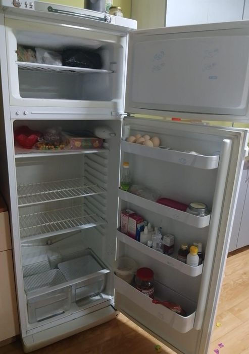 Холодильник продается