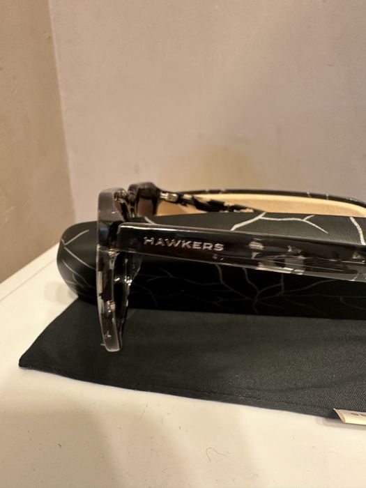 Слънчеви очила HAWKERS + подарък