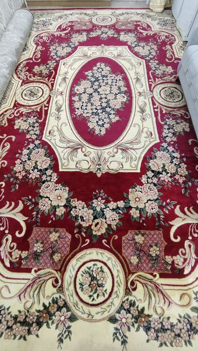 Ковёр в хорошем состоянии