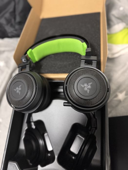 Слушалки Razer Nari Ultimate Hypersense