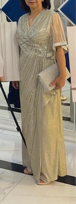 Нарядное платье