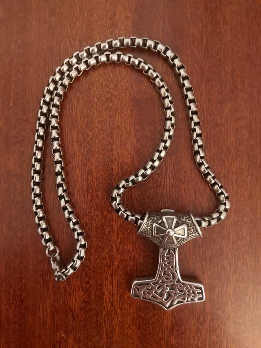 Ожерелье с молотом Тора