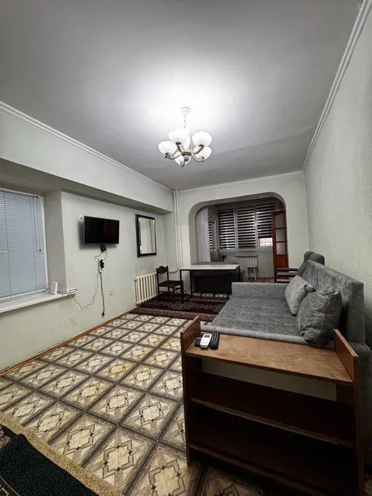 Срочно! Квартира на Ц5 1/1/4 общ пл 43м ,балкон 2*6