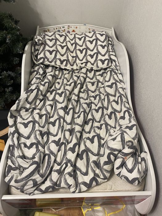 Продам кровать машину