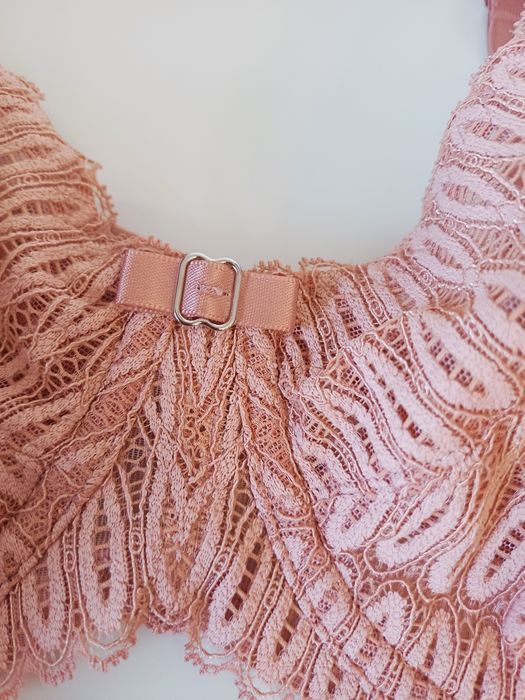 Сутиени Triumph 75 E