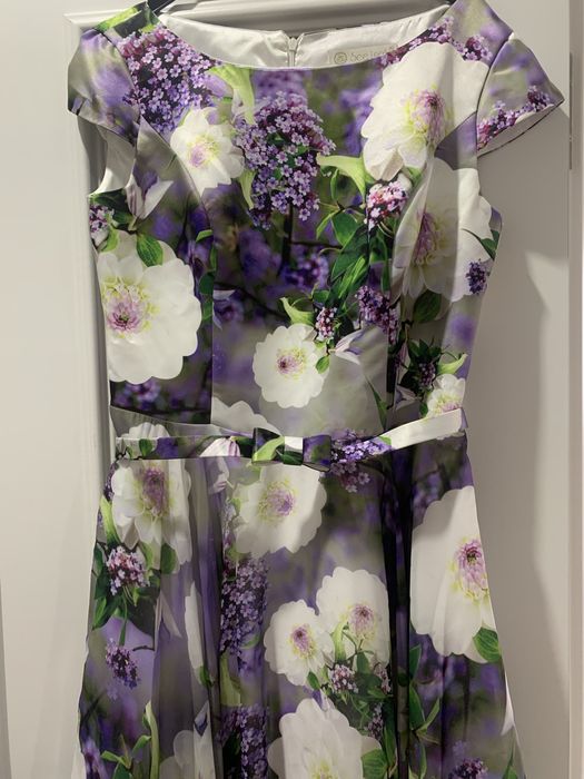 Платья вечерние