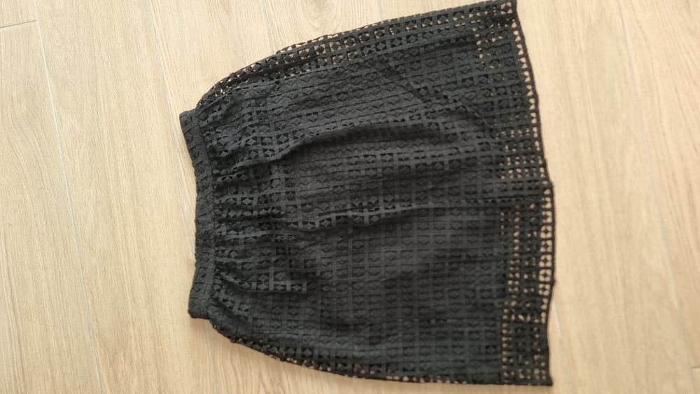 Fusta neagră elegantă