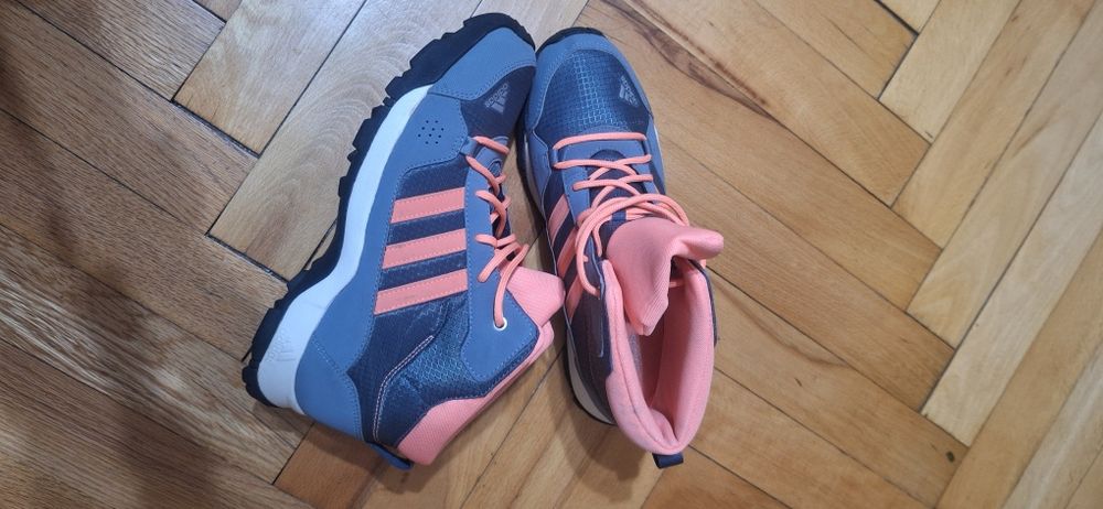 Adidas дамски маратонки N:39,5