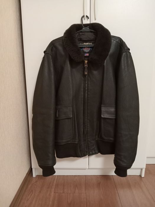 Продаётся. Мужская кожанная куртка.