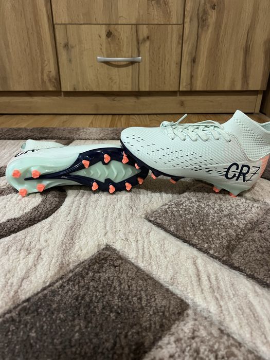 Чисто нови детски бутони