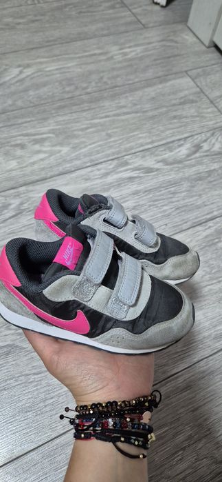 Adidași Nike mărimea 26