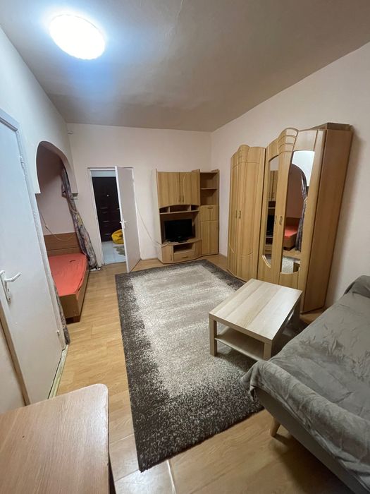 Proprietar,închiriez apartament cu o camera