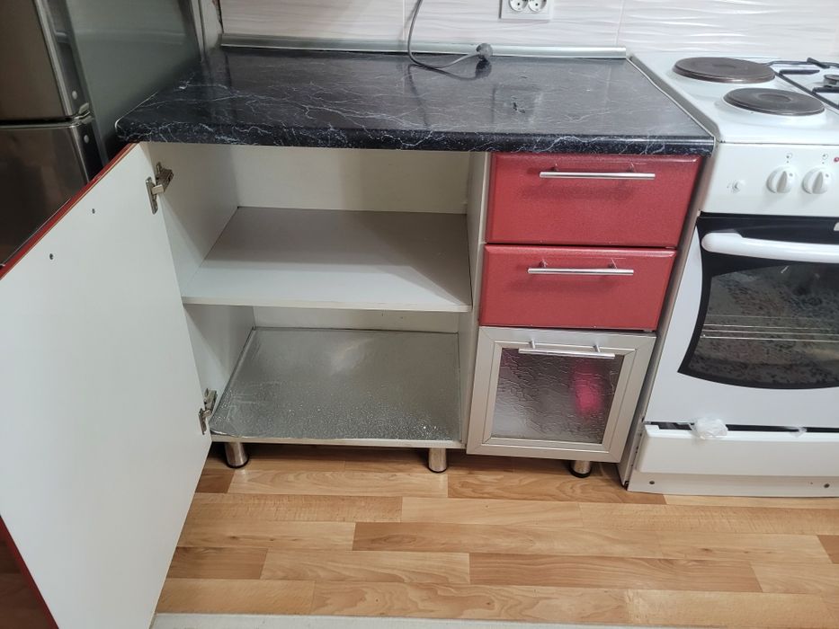 Продам кухонный гарнитур. Б/у