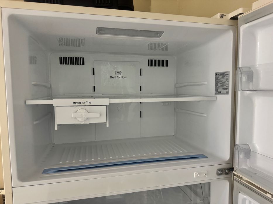 Продам Холодильник LG
